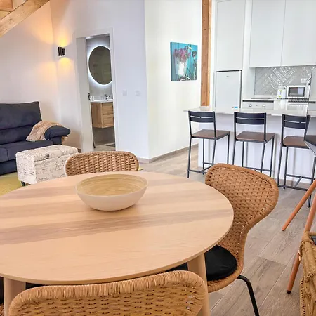 Centrally Located House Up To 5 People In Holiday home Cascais
